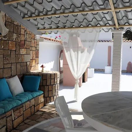 Loukia's 3 * Paramonas (Corfu)